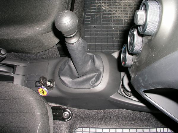 Yaris 6 seb., 2006-t�l v�lt�z�r