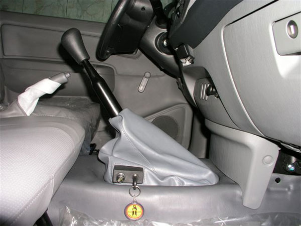 Toyota Hilux v�lt�z�r beszerel�s