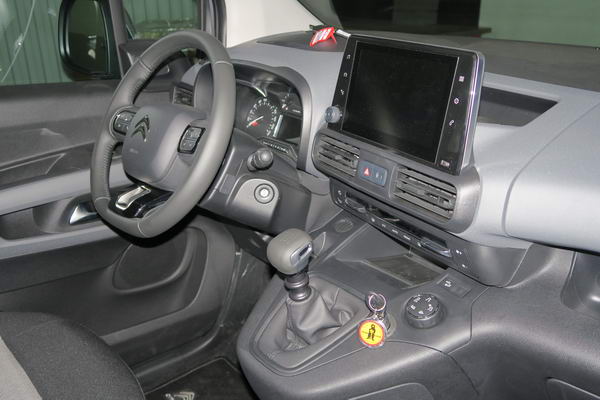 Citroen Berlingo III. 6 seb. v�lt�z�r szerel�s