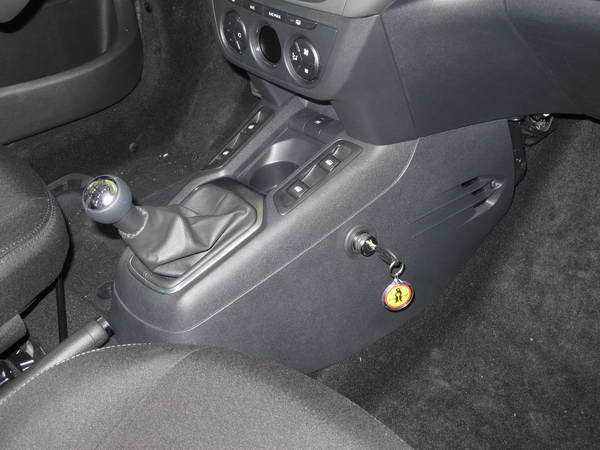 Citroen C-Elis�e v�lt�z�r