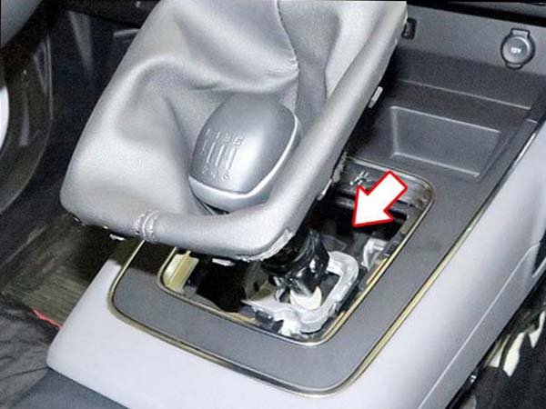 Citroen C5 Aircross 6 seb., fekete kulissza, 2019-t�l v�lt�z�r