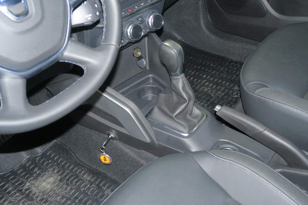 Dacia Duster II. Aut/Szekv. v�lt�z�r