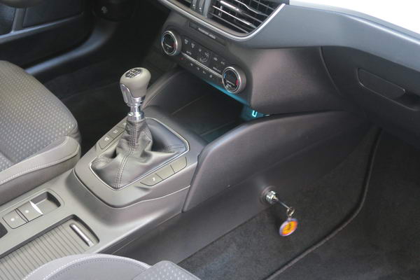 Ford Focus IV. 6 seb. R-h�tul, v�lt�z�r