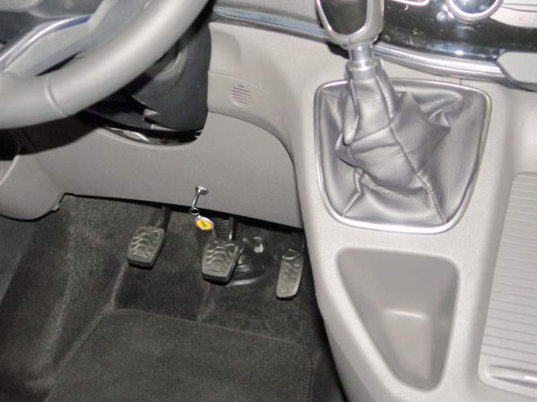 Ford Tourneo Custom FaceLift. 6 seb., v�lt�z�r beszerel�s