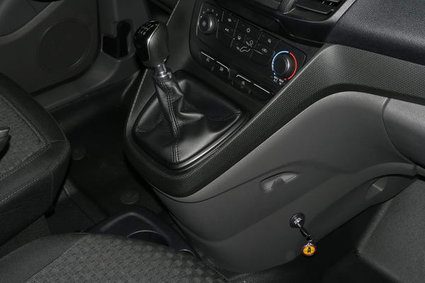 Ford Transit Connect III. 2019-t�l v�lt�z�r R-el�l