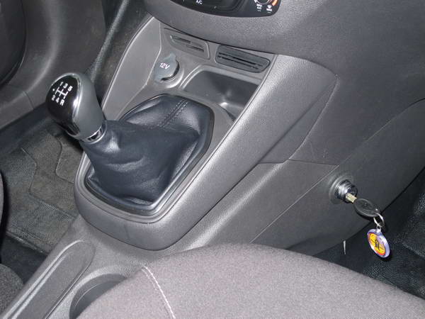 Ford Transit Tourneo Courier v�lt�z�r