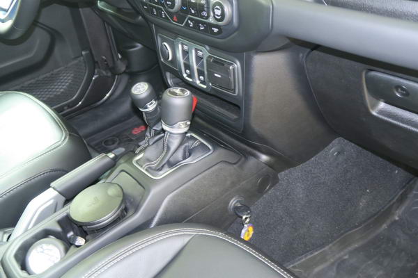 Jeep Wrangler JL aut/szekv, 2018- v�lt�z�r beszerel�s