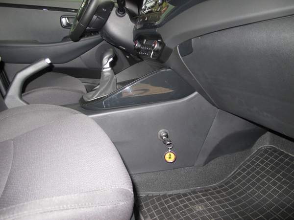 Carens IV. 6 seb. v�lt�z�r