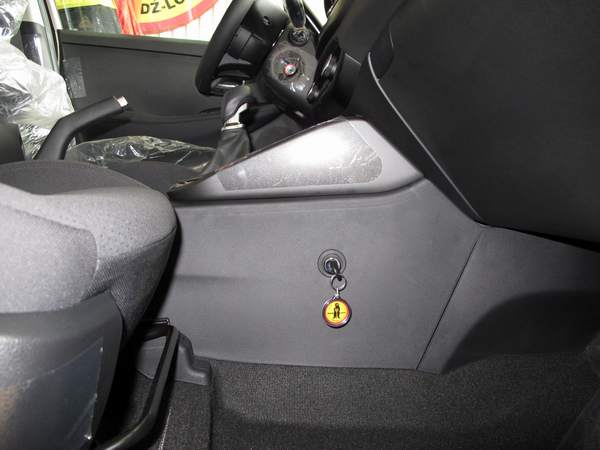 Carens IV. 6 seb. v�lt�z�r