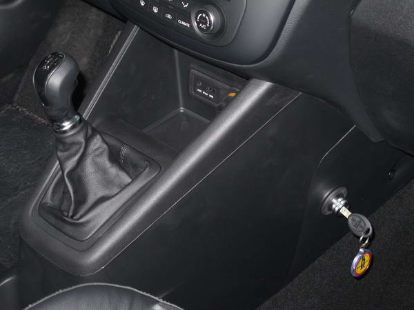 Kia Venga 5 seb. 2014 v�lt�z�r