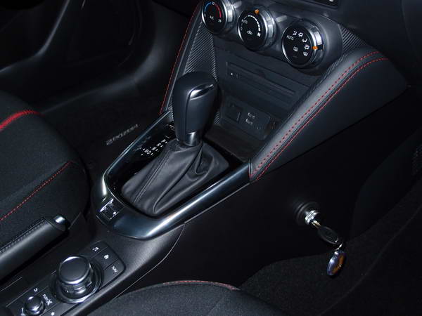 Mazda 2 (III) facelift v�lt�z�r