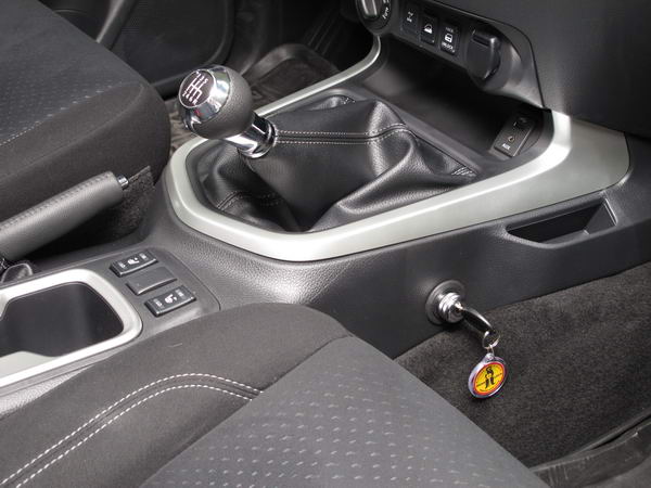 Nissan Navara NP300, 6 seb. v�lt�z�r