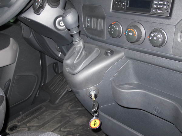 Nissan NV400 6 seb., R-el�l 2014- v�lt�z�r