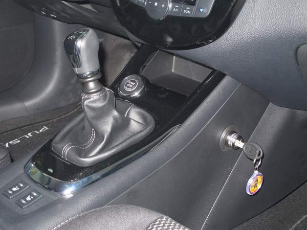 Nissan Pulsar v�lt�z�r