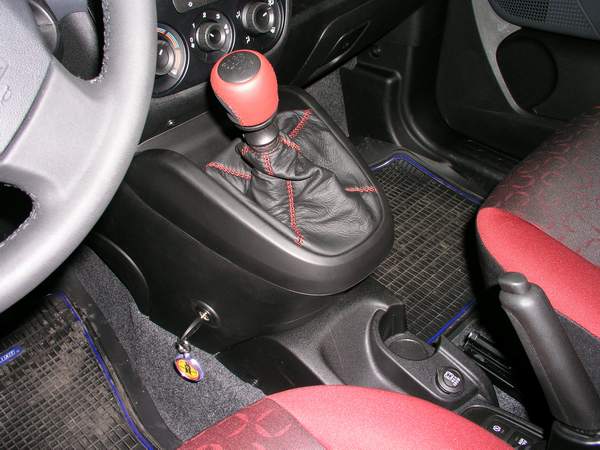 Opel Combo D v�lt�z�r