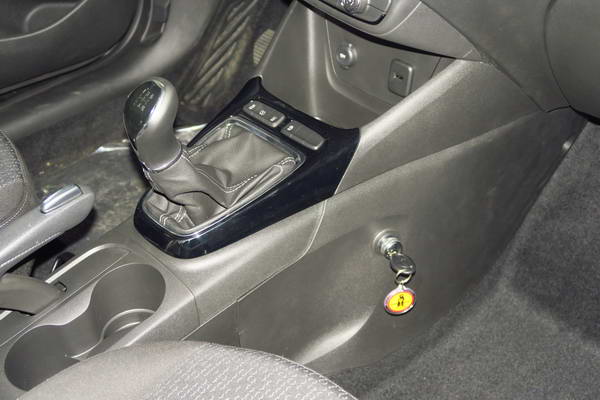 Opel Crossland-X 5 seb. R-h�tul, srbo, v�lt�z�r szerel�s