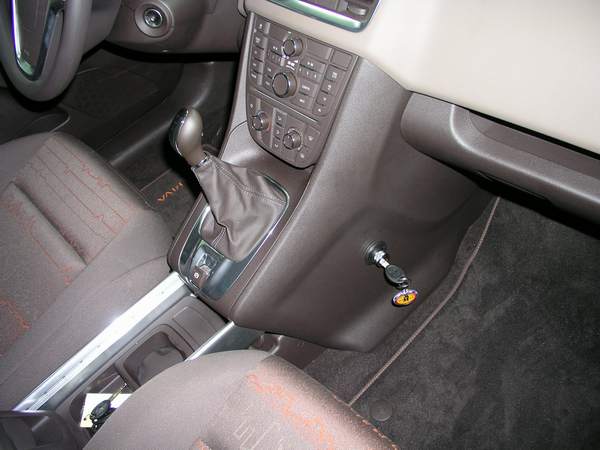 Opel Meriva B / 5 seb. v�lt�z�r