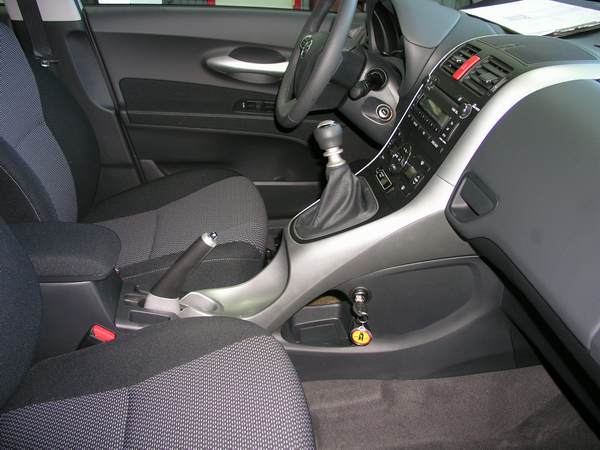 Toyota Auris v�lt�z�r