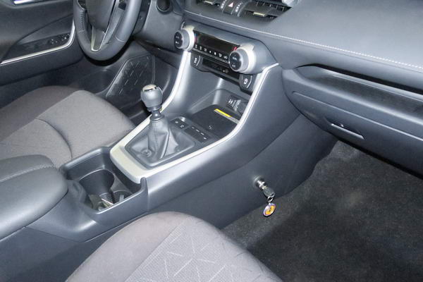 Toyota RAV4 k�zi, 6 seb., 2019-t�l v�lt�z�r beszerel�s