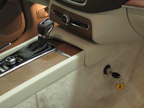 Volvo XC-90 II. DSG v�lt�z�r