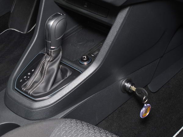 VW Caddy IV DSG v�lt�z�r