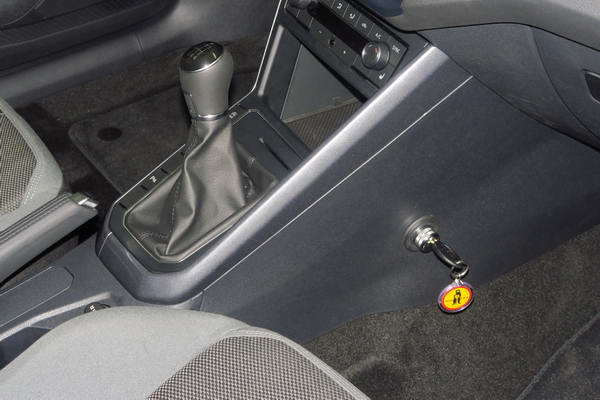 VW POLO VI. 6 seb. 2017-t�l v�lt�z�r beszerel�s